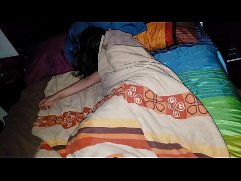 ❤️ 继子在年轻的继母睡觉时责骂她 Fucking video️❤